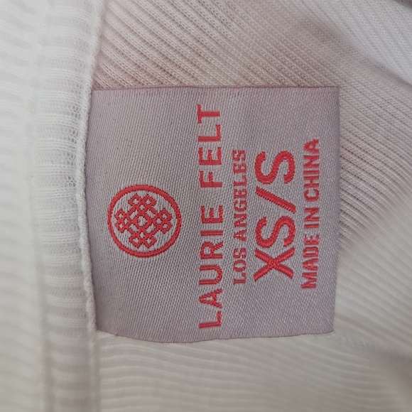 Laurie Felt White Long Sleeve V-Neck Top - Picture 2 of 5